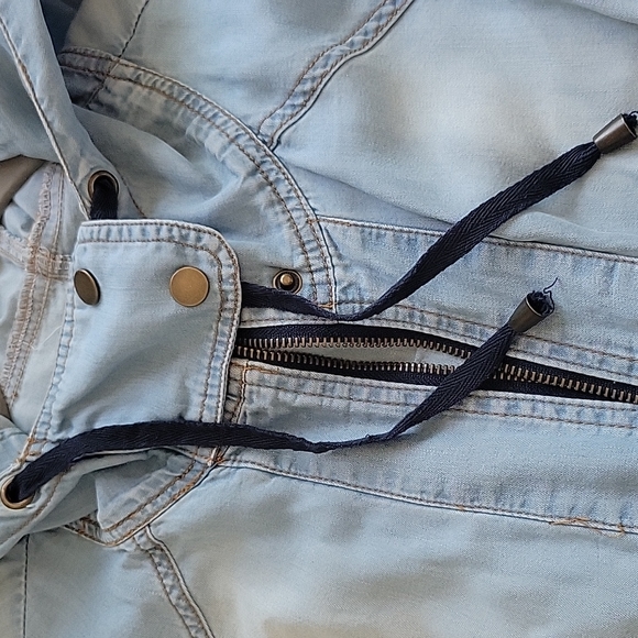 Forever 21 Hooded Chambray Jacket - Picture 4 of 5